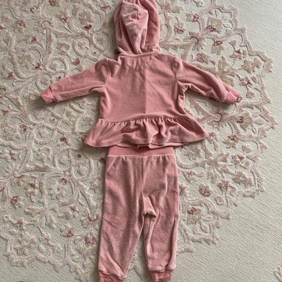Ralph Lauren Pink Velour Hoodie Set, Size 9-12 months Cream color - Picture 6 of 6